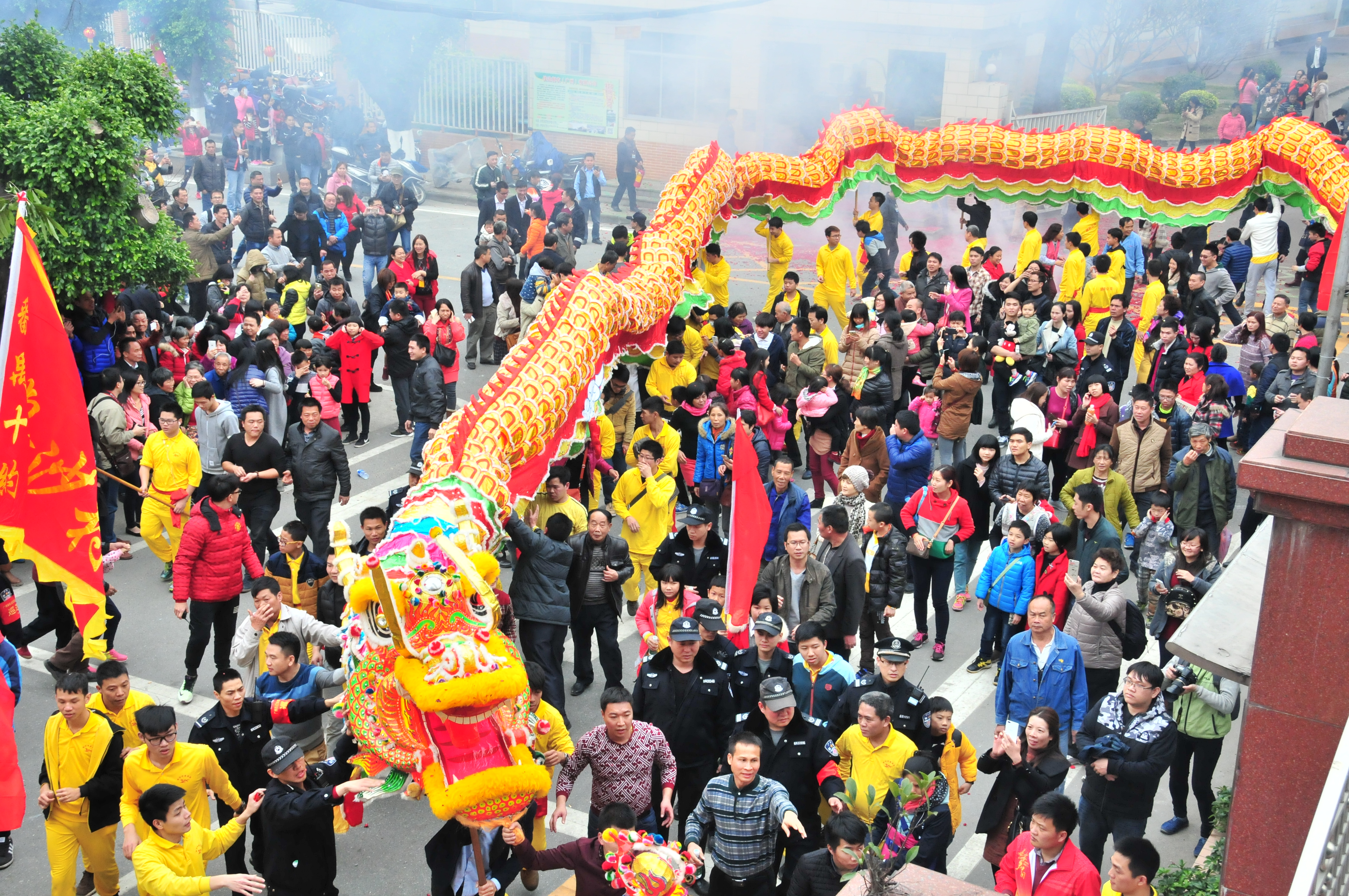 图片内容：村内游龙　拍摄者：梁志铭　拍摄时间：2016年2月17日.JPG