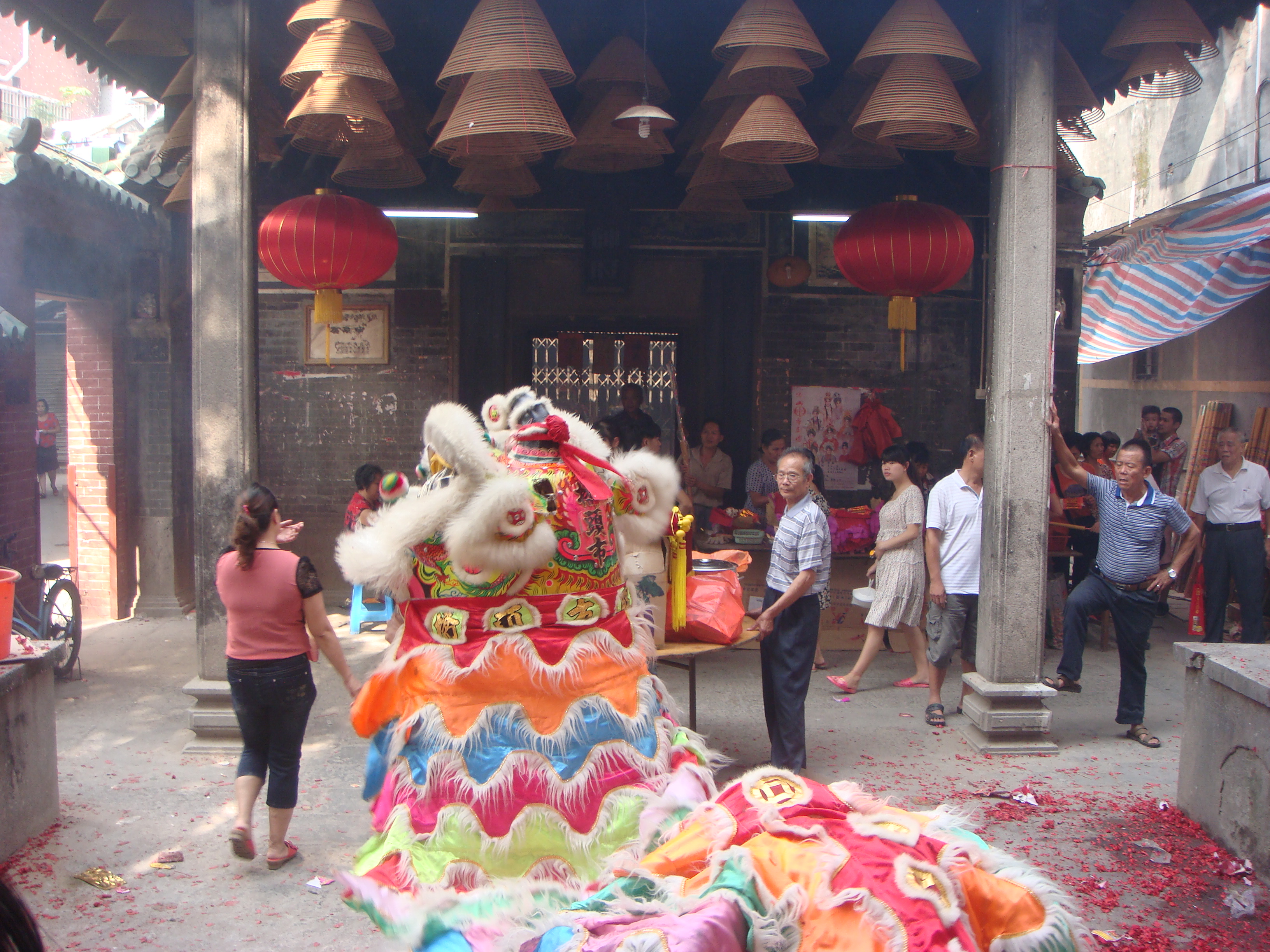 方帅诞醒狮祈福.JPG