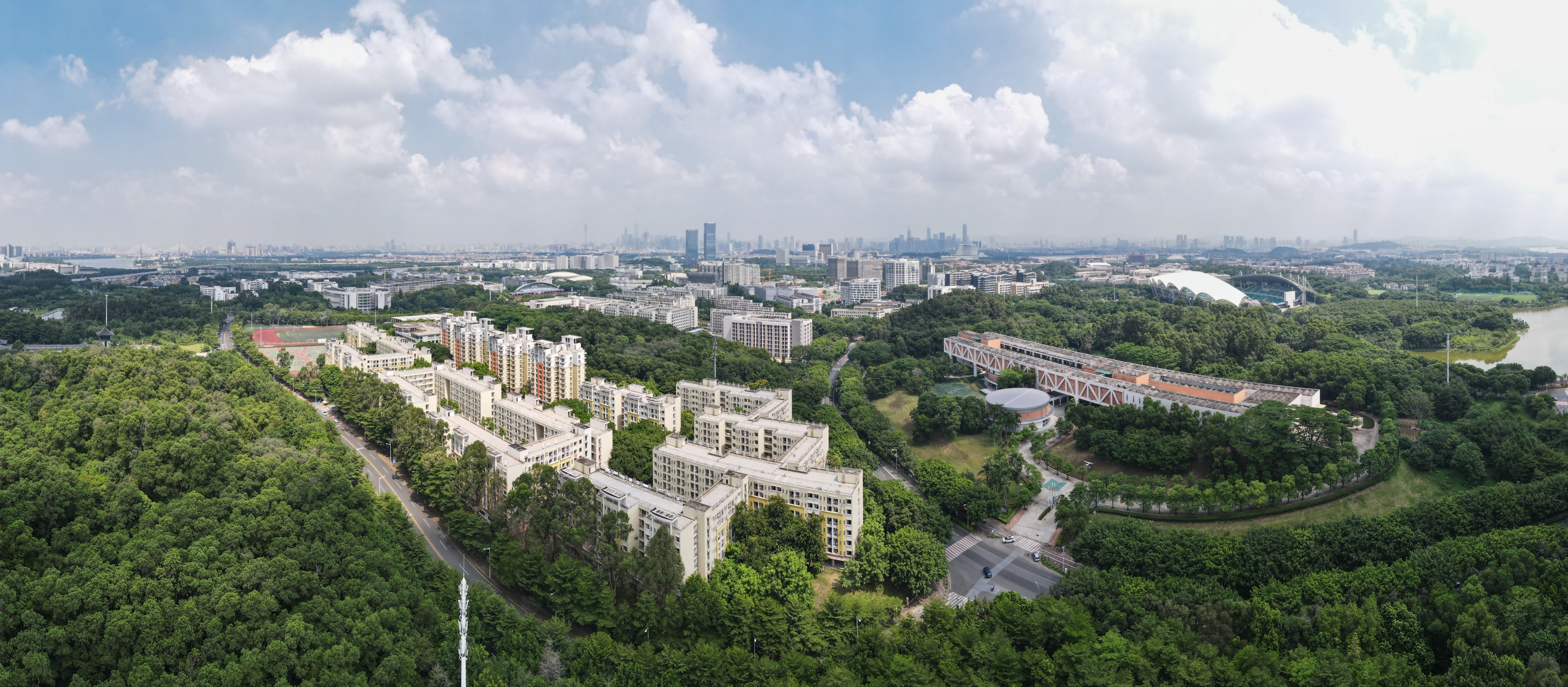 封二5：如今的广州大学城.jpg