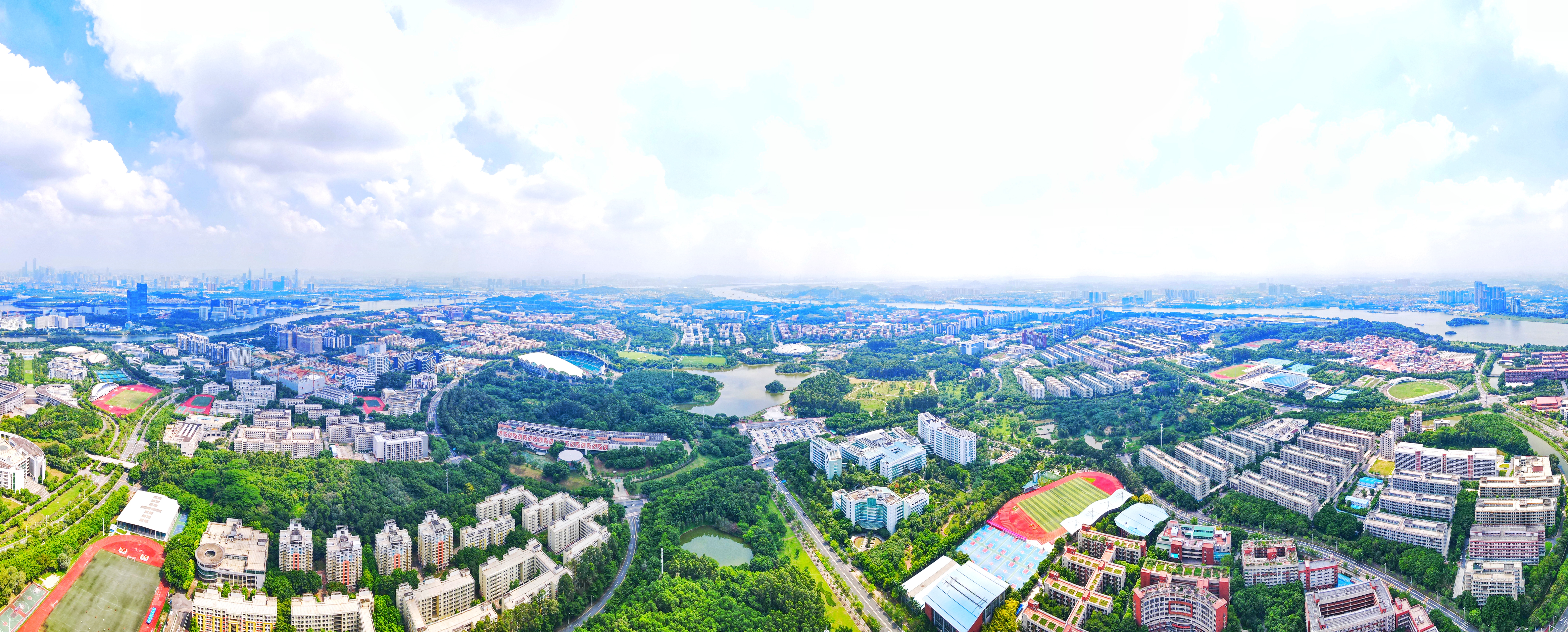 封面：广州大学城：二十年，正青春（黄国宏 摄）.jpg