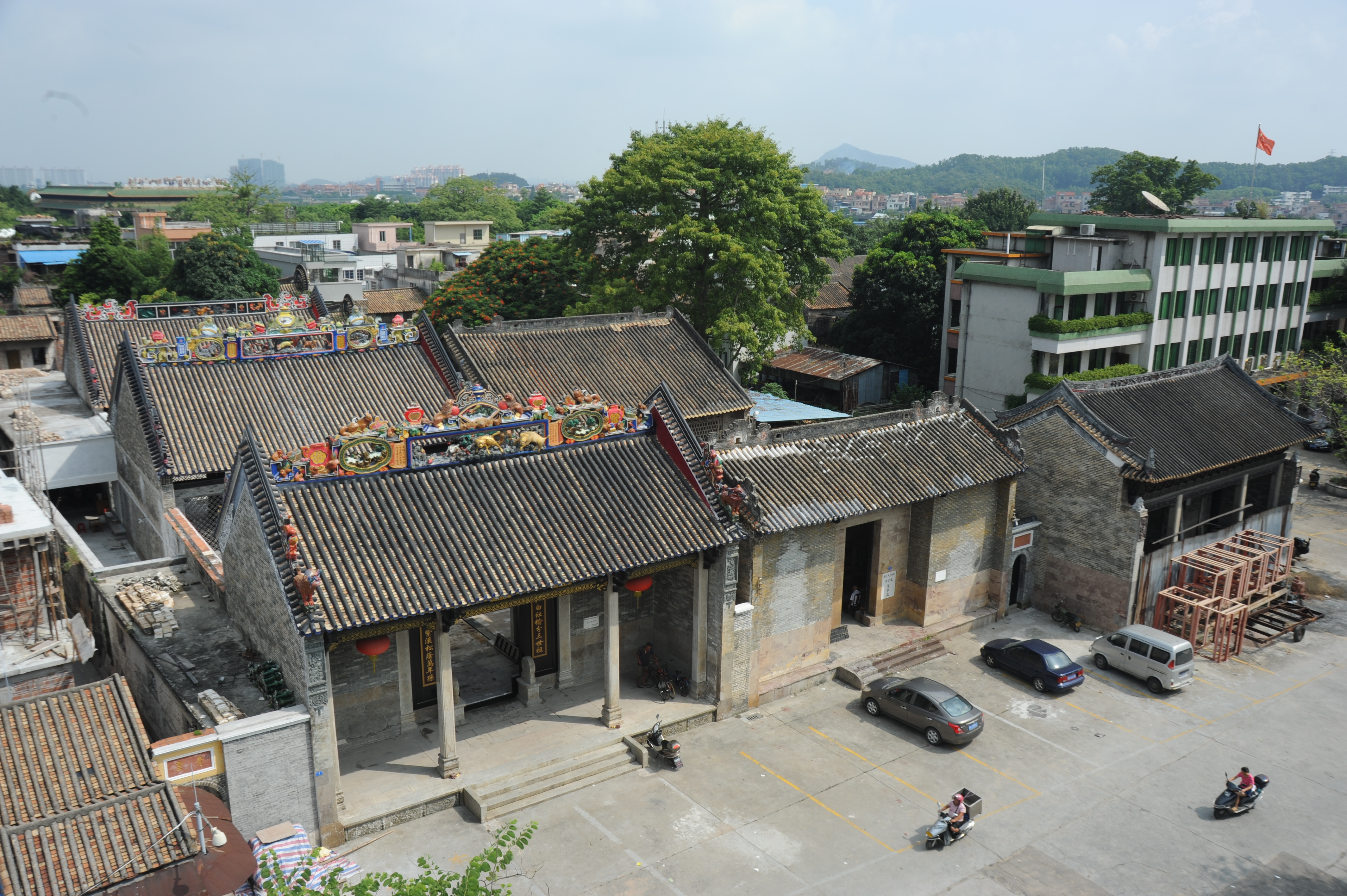 紫坭张氏祠堂群（从右至左：张氏大宗祠、张氏大雅堂、张氏光裕堂）.JPG