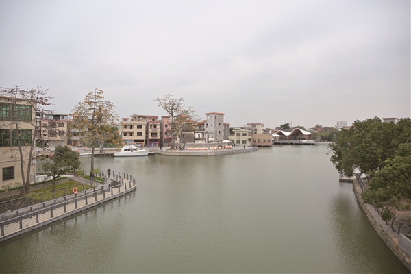 0320p1-3_b.jpg